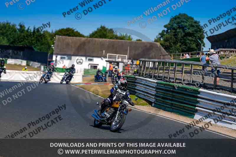 Vintage motorcycle club;eventdigitalimages;mallory park;mallory park trackday photographs;no limits trackdays;peter wileman photography;trackday digital images;trackday photos;vmcc festival 1000 bikes photographs